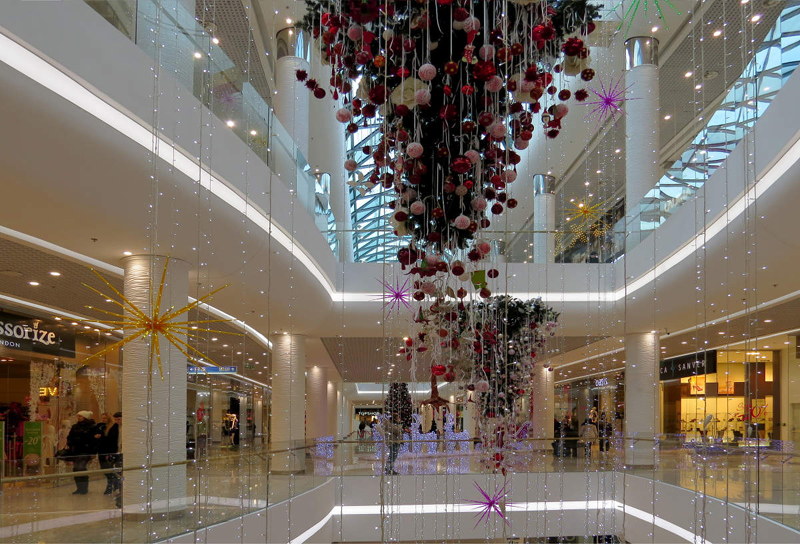 Как новогоднее украшение магазинов и торговых центров помогает увеличить продажи в 3 раза