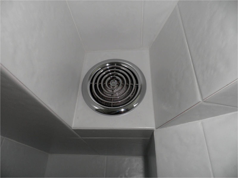ФОТО: tophouse.ru В ванной комнате полностью решит проблемы сырости только приточная вентиляция