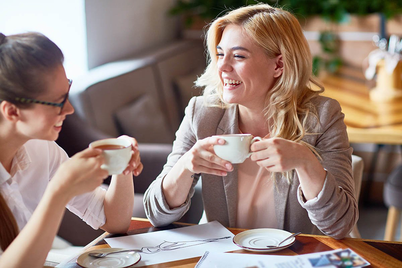 Аромат кофе и выпечки помогает наладить общение