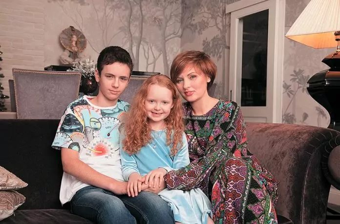 Елена Ксенофонтова и ее дети